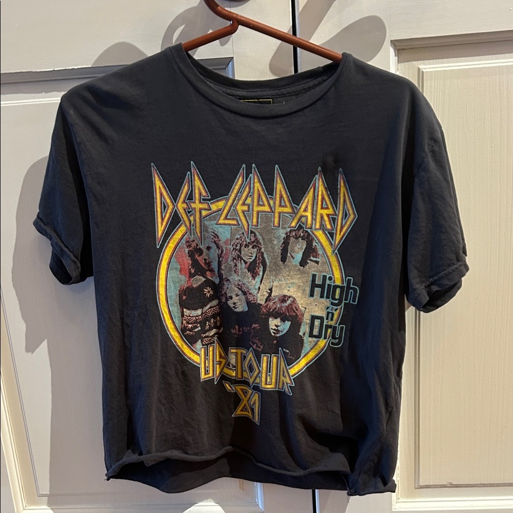 Def Leppard woman (or BIG girl)  T-Shirt Retrobrand Los Angeles